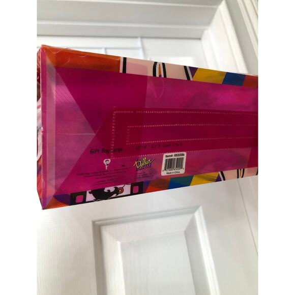 Betty Boop Natural Latina Gift Bag with pink handles - Picture 5 of 5